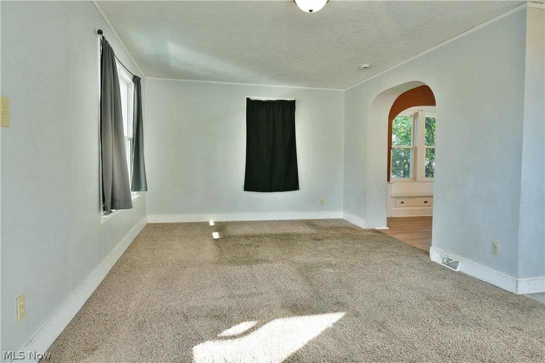 28 Walnut Street Struthers OH 44471