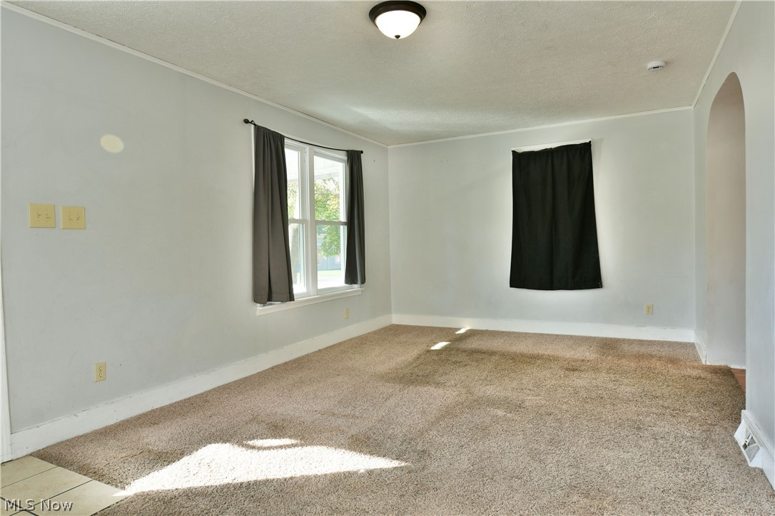 28 Walnut Street Struthers OH 44471