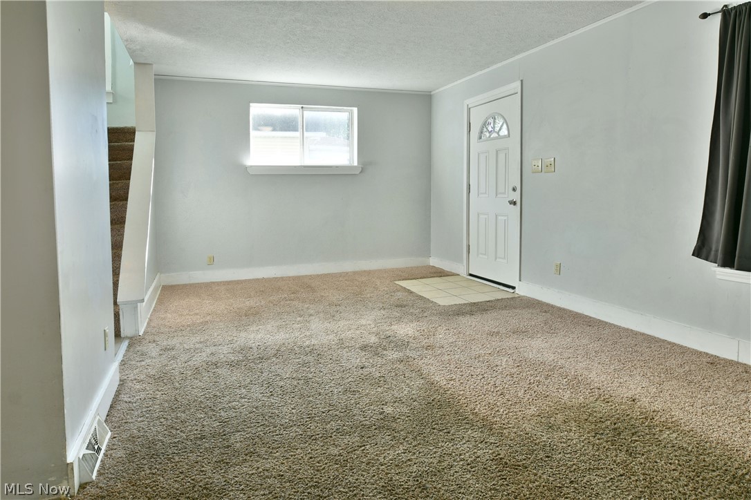 28 Walnut Street Struthers OH 44471