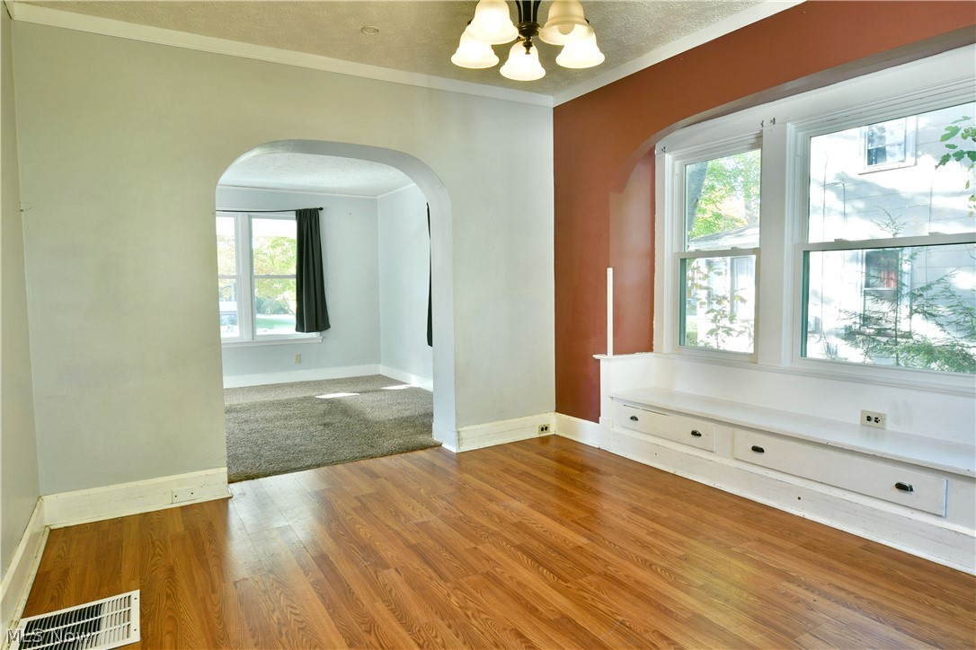 28 Walnut Street Struthers OH 44471