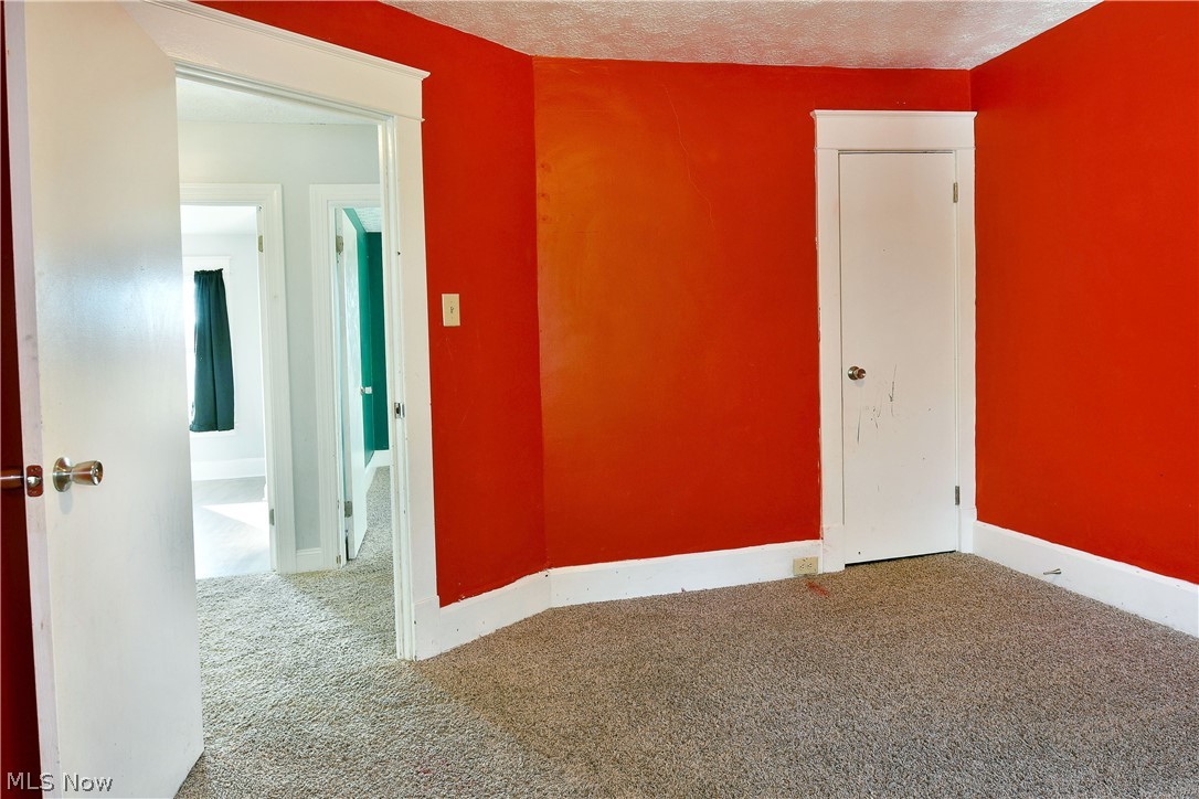 28 Walnut Street Struthers OH 44471