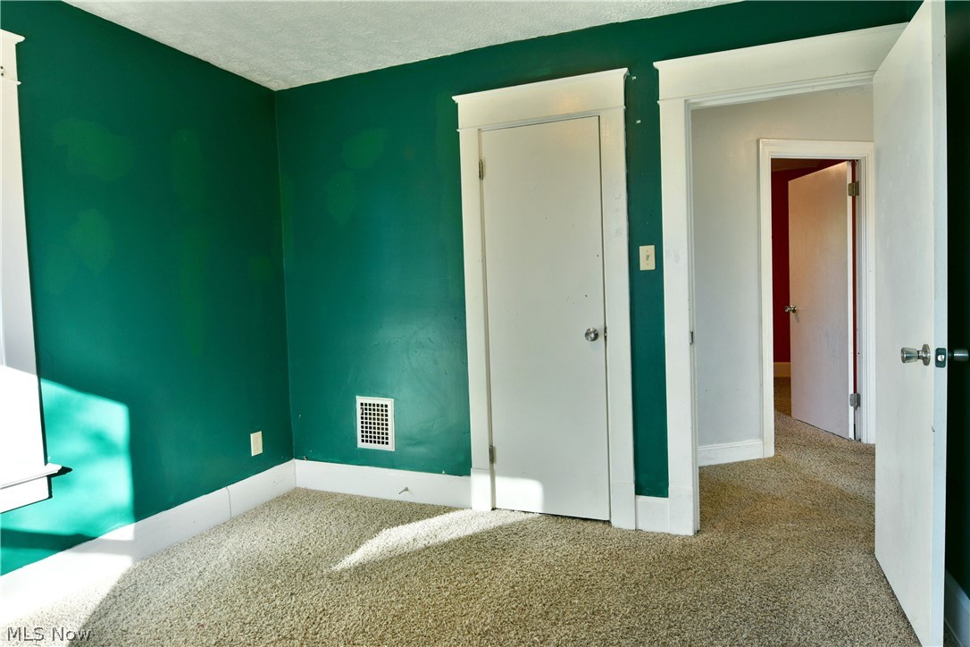 28 Walnut Street Struthers OH 44471