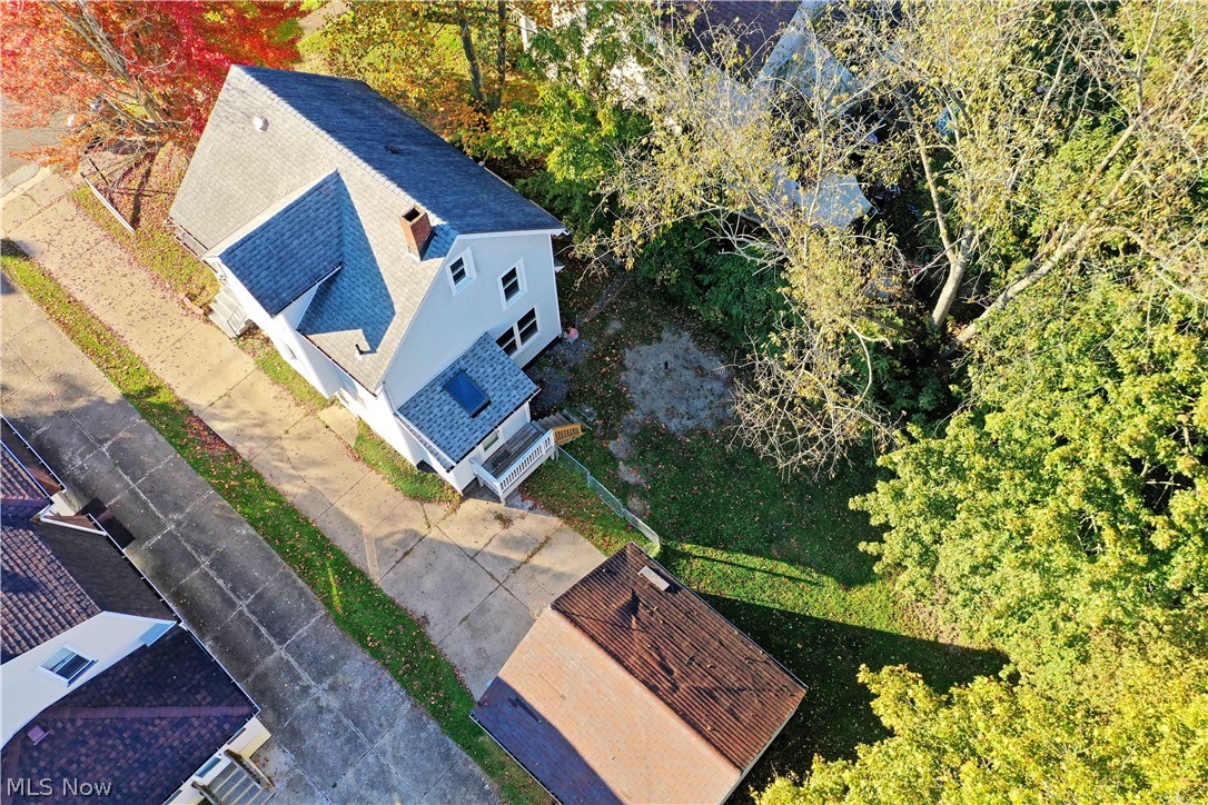 28 Walnut Street Struthers OH 44471