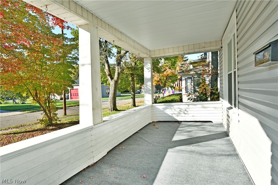 28 Walnut Street Struthers OH 44471