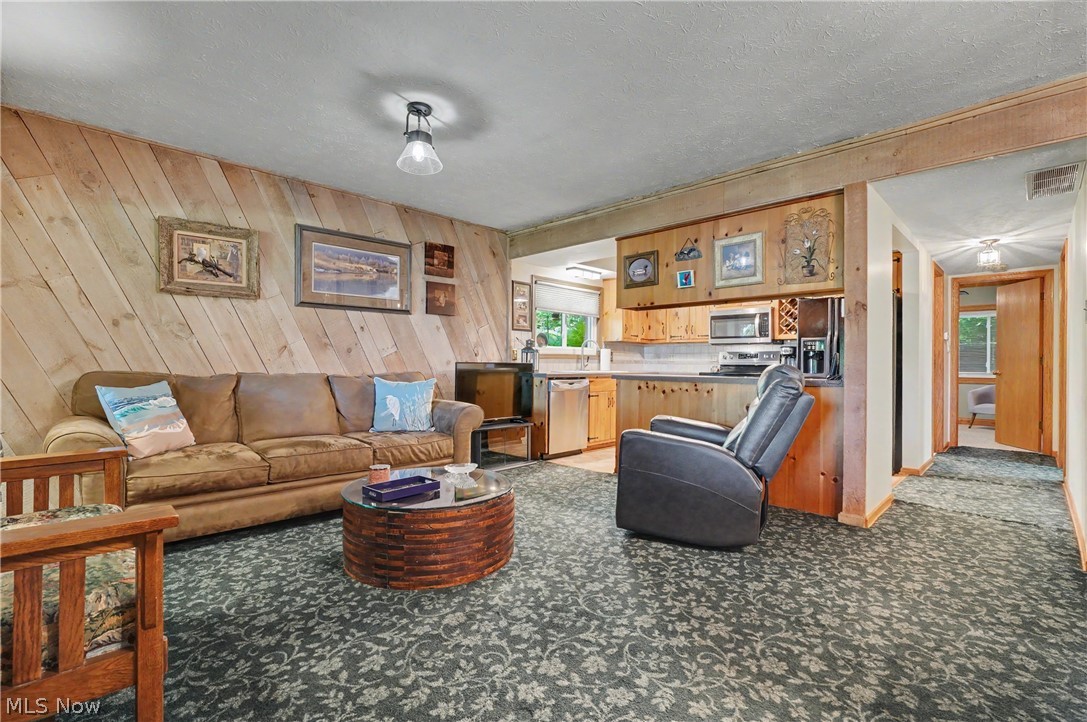 2216 N Medina Line Road Akron OH 44333