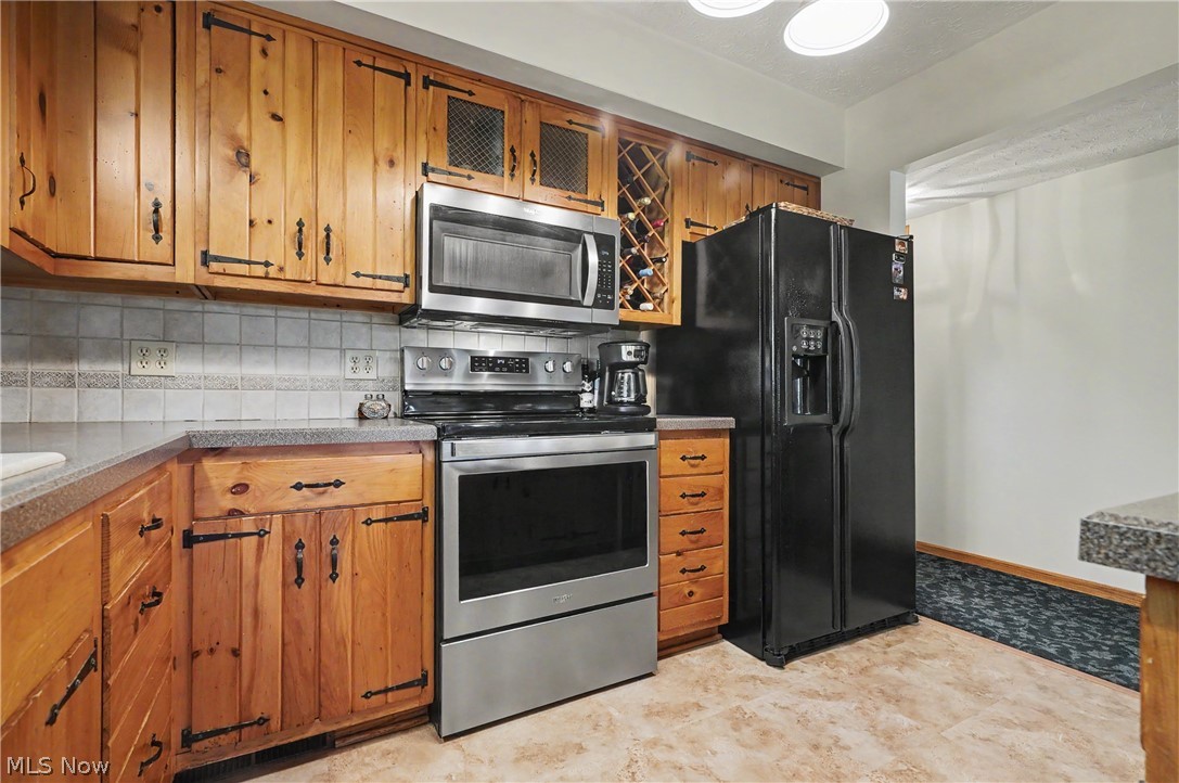 2216 N Medina Line Road Akron OH 44333