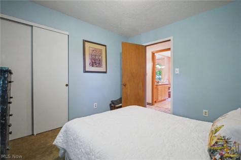 2216 N Medina Line Road Akron OH 44333