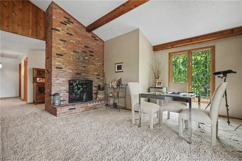 2216 N Medina Line Road Akron OH 44333