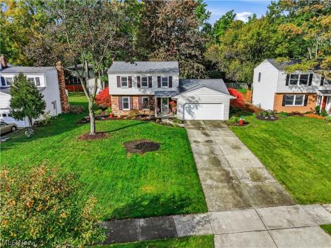 6124 Sherwood Drive North Olmsted OH 44070