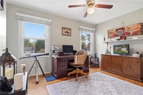 6124 Sherwood Drive North Olmsted OH 44070