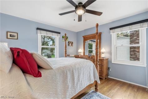 6124 Sherwood Drive North Olmsted OH 44070
