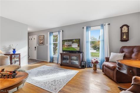 6124 Sherwood Drive North Olmsted OH 44070