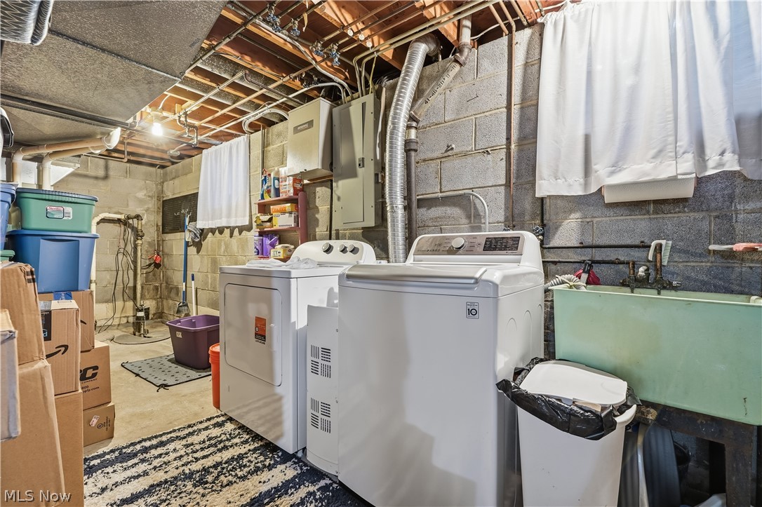 6124 Sherwood Drive North Olmsted OH 44070