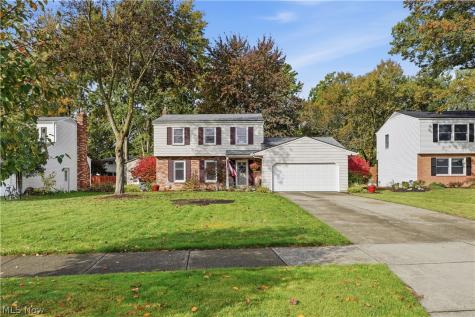 6124 Sherwood Drive North Olmsted OH 44070