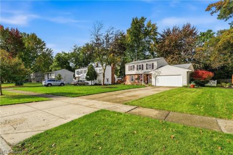 6124 Sherwood Drive North Olmsted OH 44070