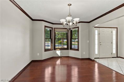 15831 Falmouth Oval Middleburg Heights OH 44130