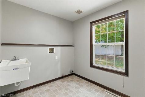 15831 Falmouth Oval Middleburg Heights OH 44130