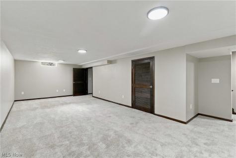 15831 Falmouth Oval Middleburg Heights OH 44130