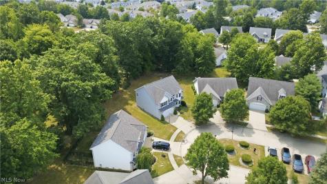 15831 Falmouth Oval Middleburg Heights OH 44130
