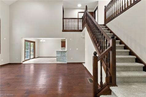 15831 Falmouth Oval Middleburg Heights OH 44130