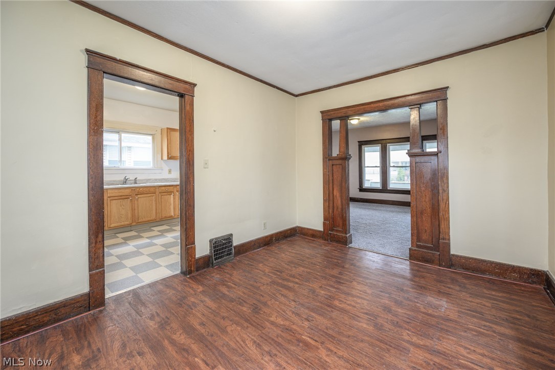914 Delia Avenue Akron OH 44320