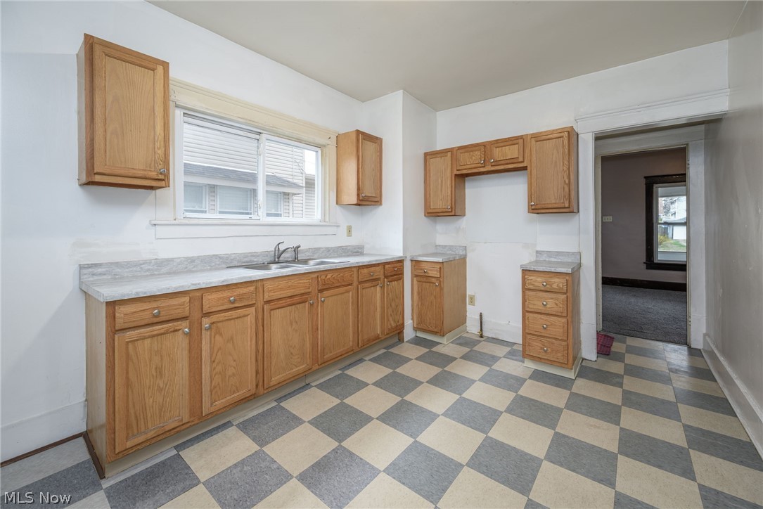 914 Delia Avenue Akron OH 44320