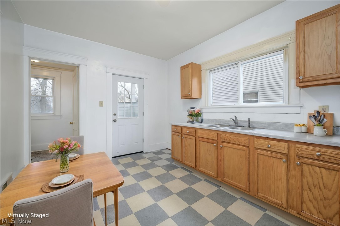 914 Delia Avenue Akron OH 44320