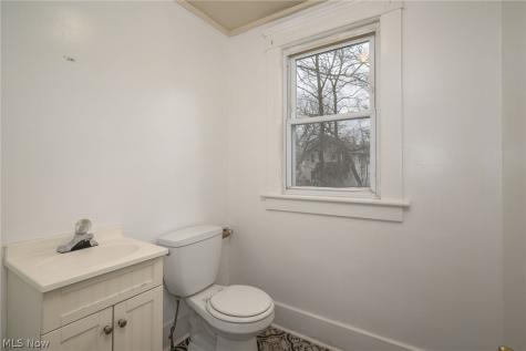 914 Delia Avenue Akron OH 44320