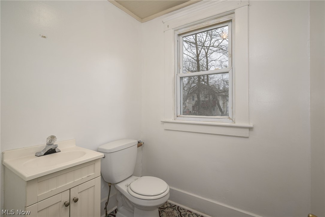 914 Delia Avenue Akron OH 44320