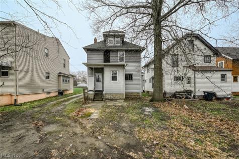 914 Delia Avenue Akron OH 44320