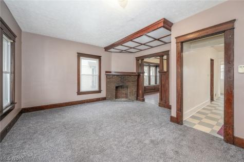 914 Delia Avenue Akron OH 44320