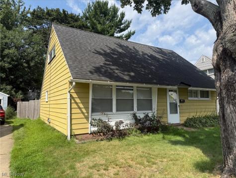 2230 Larchdale Drive Cuyahoga Falls OH 44221