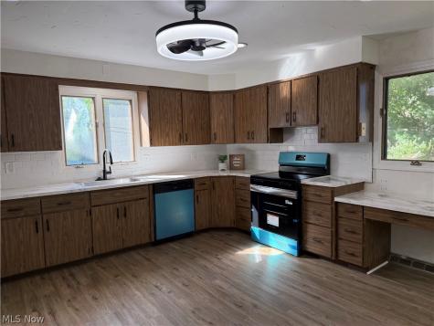 21561 Maydale Avenue Euclid OH 44123