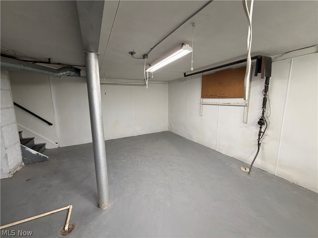 21561 Maydale Avenue Euclid OH 44123