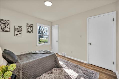 25595 Highland Road Richmond Heights OH 44143