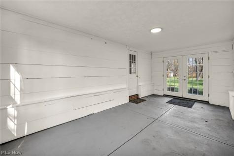 25595 Highland Road Richmond Heights OH 44143