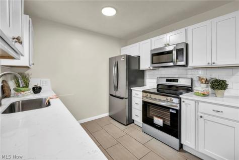 25595 Highland Road Richmond Heights OH 44143