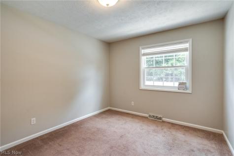 7320 Lourelton Avenue NW North Canton OH 44720