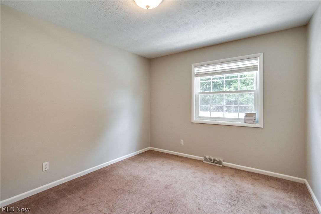 7320 Lourelton Avenue NW North Canton OH 44720