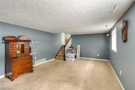 7320 Lourelton Avenue NW North Canton OH 44720