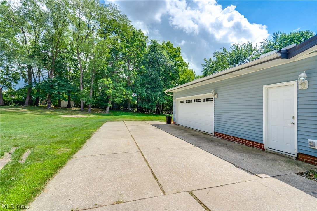 7320 Lourelton Avenue NW North Canton OH 44720