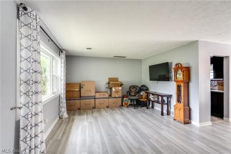 7320 Lourelton Avenue NW North Canton OH 44720