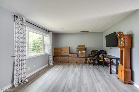 7320 Lourelton Avenue NW North Canton OH 44720