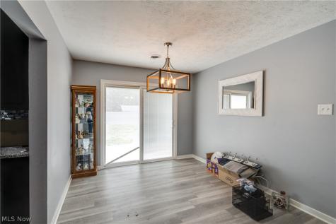 7320 Lourelton Avenue NW North Canton OH 44720
