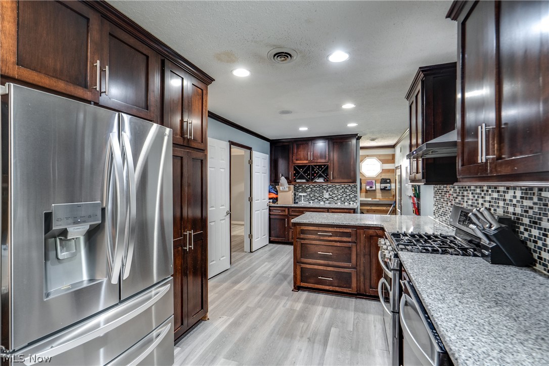 7320 Lourelton Avenue NW North Canton OH 44720