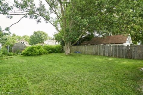 1843 Springfield Center Road Akron OH 44312