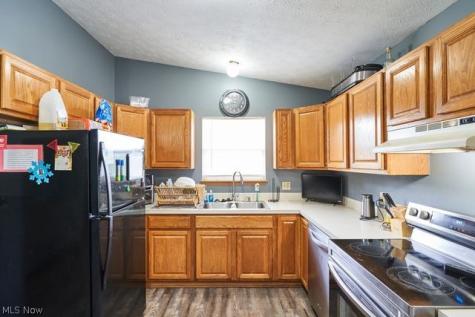 1843 Springfield Center Road Akron OH 44312
