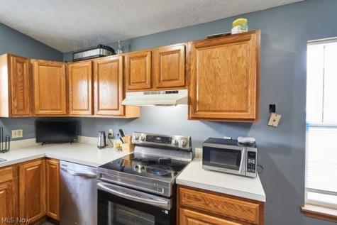 1843 Springfield Center Road Akron OH 44312