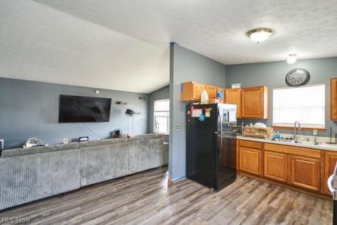 1843 Springfield Center Road Akron OH 44312