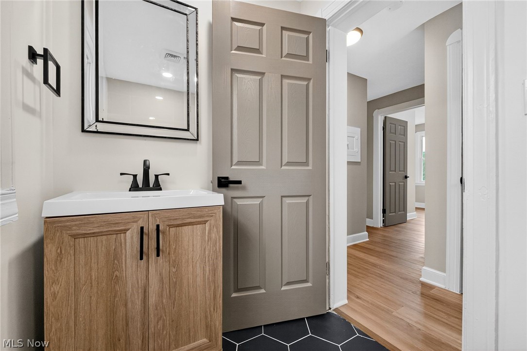3802 Freemont Road South Euclid OH 44121
